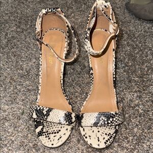 BAMBOO Black and Cream Snake Print Heels
